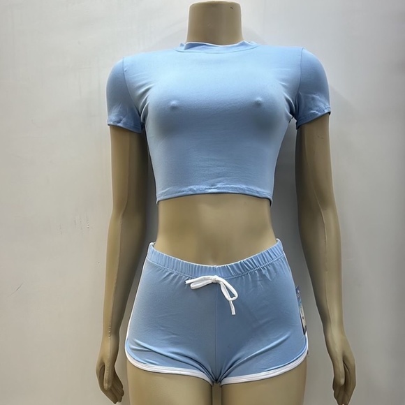 Light Blue Women's Casual Basic Short Sleeve Slim Fitted Crop Tee Top - Picture 1 of 1